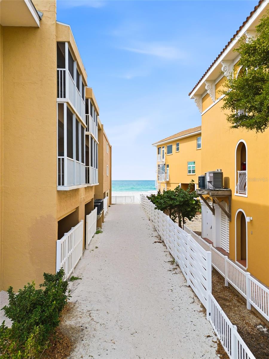 1801 GULF DR N #142, BRADENTON BEACH, FL — photo 37