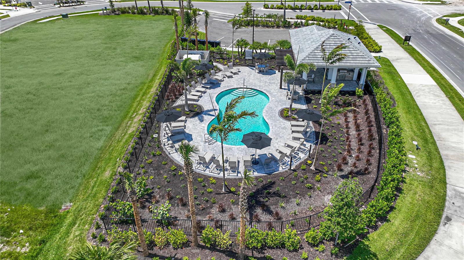 10605 ORBIT TER, SARASOTA, FL — photo 18