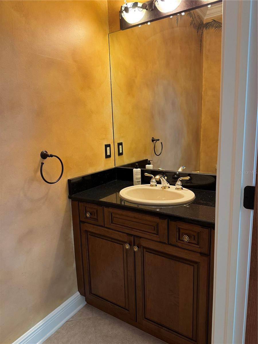 644 SAXONY BLVD, ST PETERSBURG, FL — photo 27