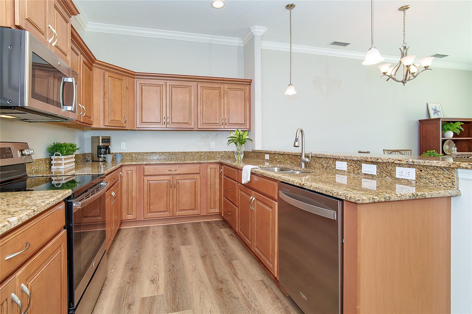 641 GUILD DR, VENICE, FL — photo 10