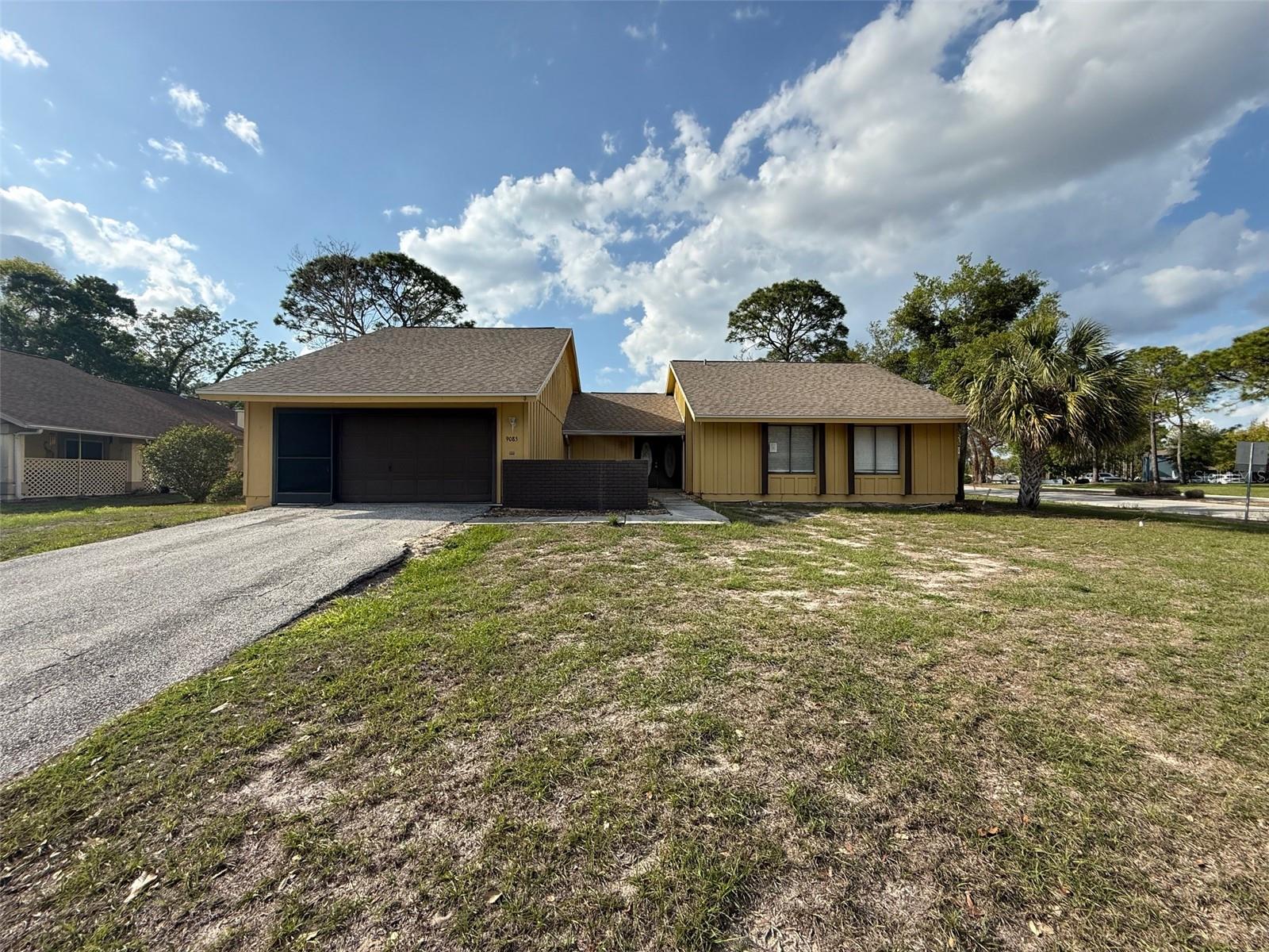 9085 HEATHER BLVD, WEEKI WACHEE, FL