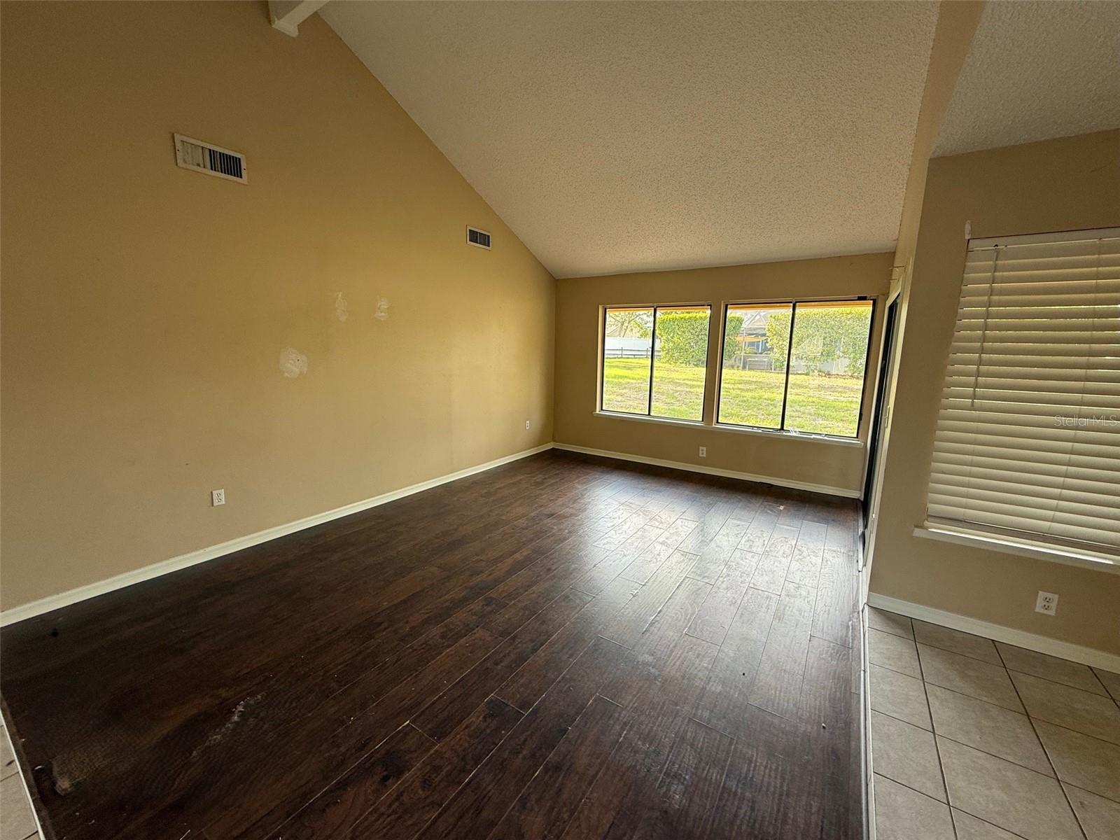 9085 HEATHER BLVD, WEEKI WACHEE, FL — photo 2