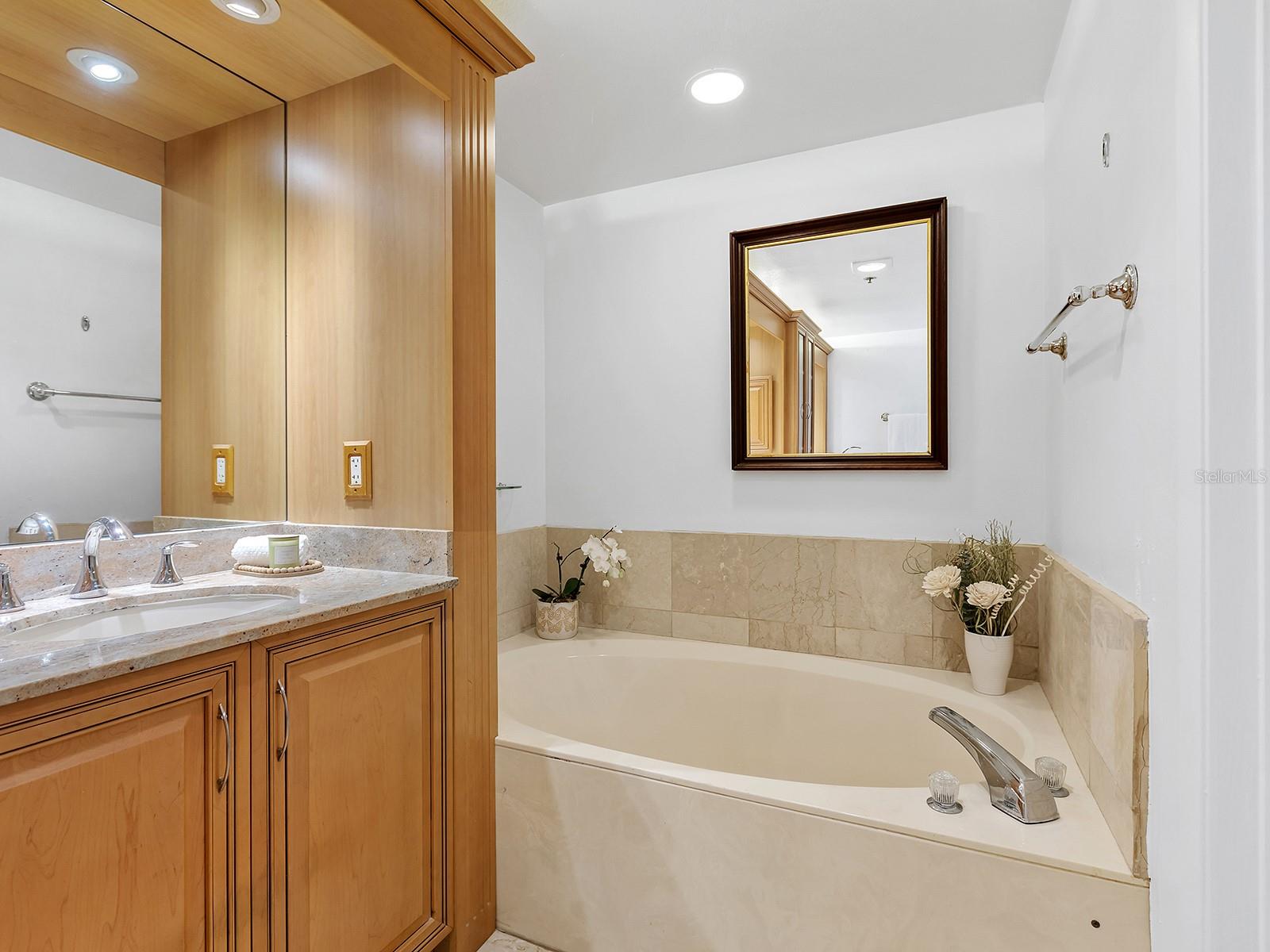 1255 N GULFSTREAM AVE #205, SARASOTA, FL — photo 23