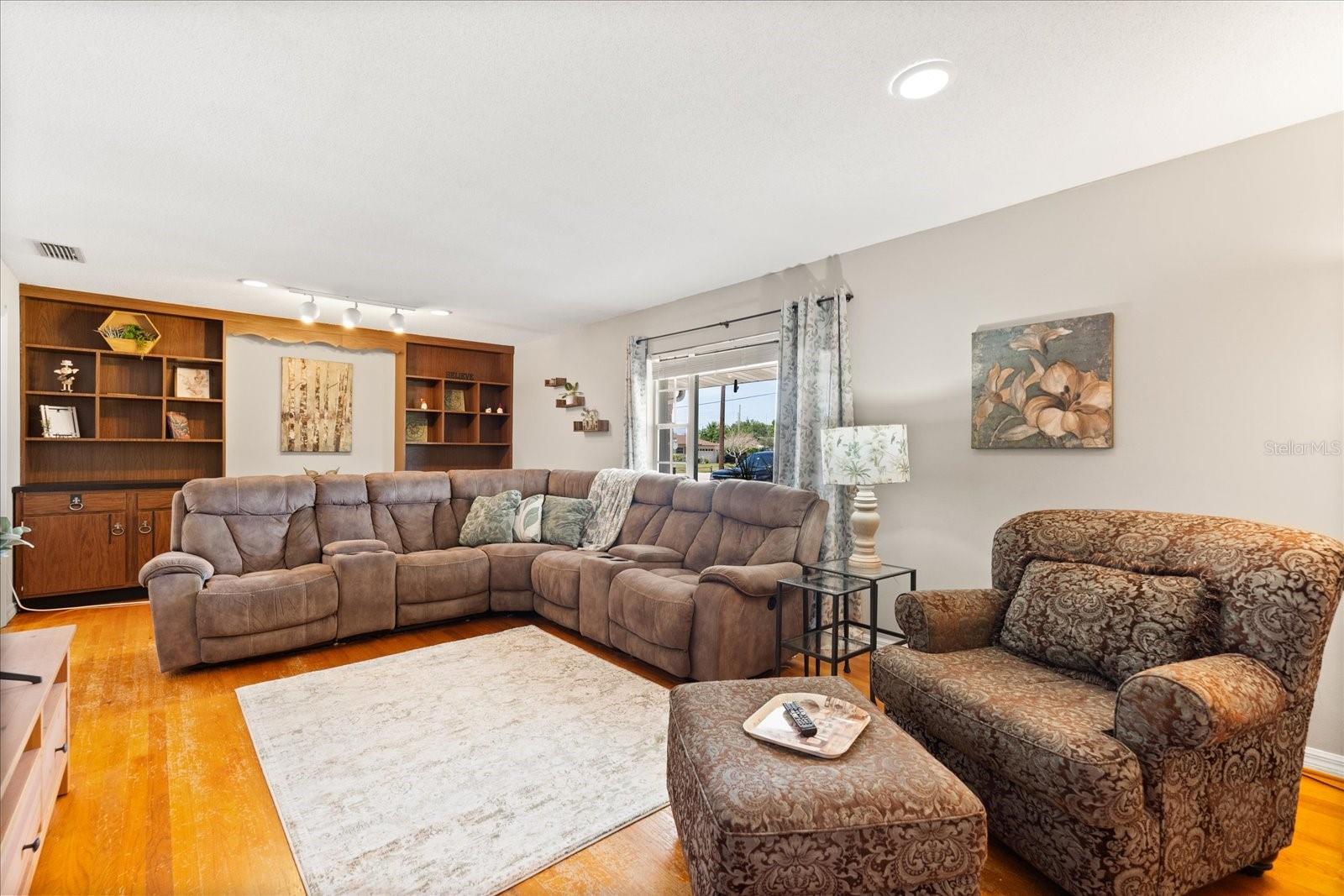 2906 E GRANT AVE, ORLANDO, FL — photo 9