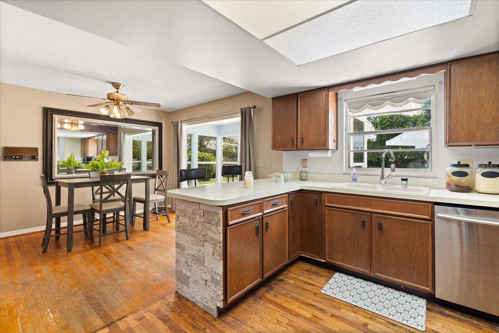2906 E GRANT AVE, ORLANDO, FL — photo 11