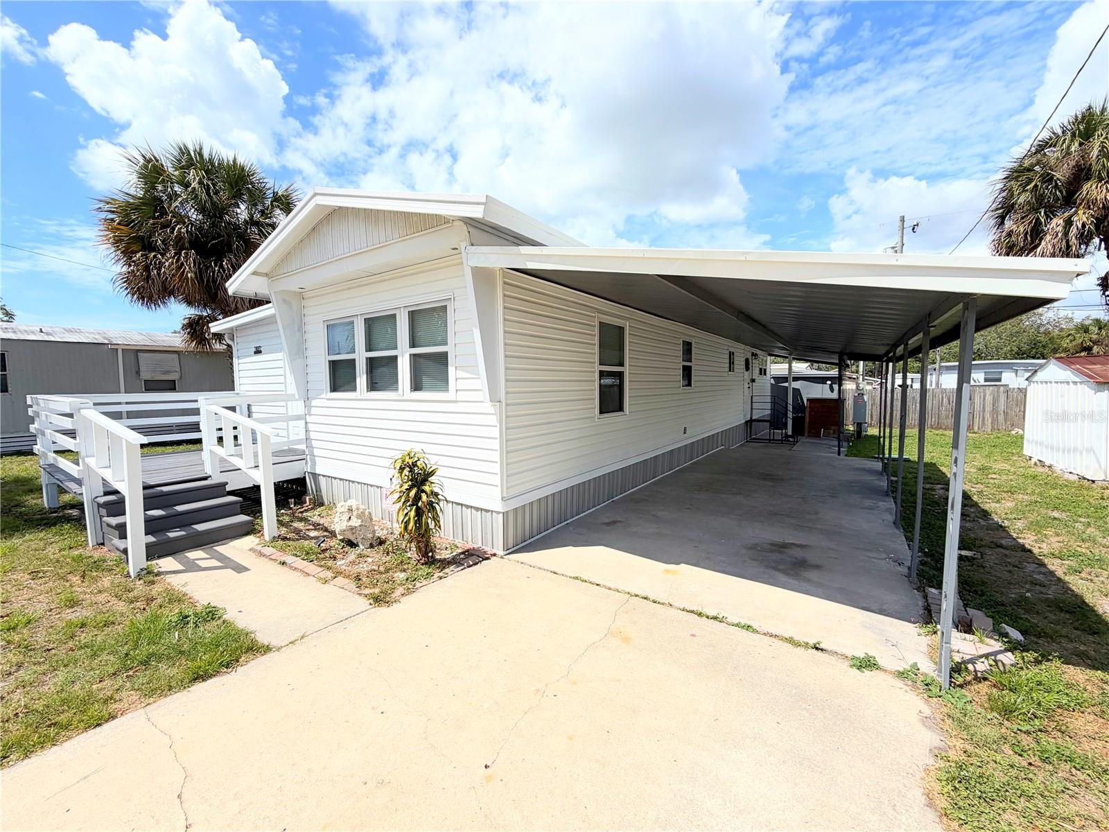 7037 LOFTY DR, PORT RICHEY, FL — photo 2