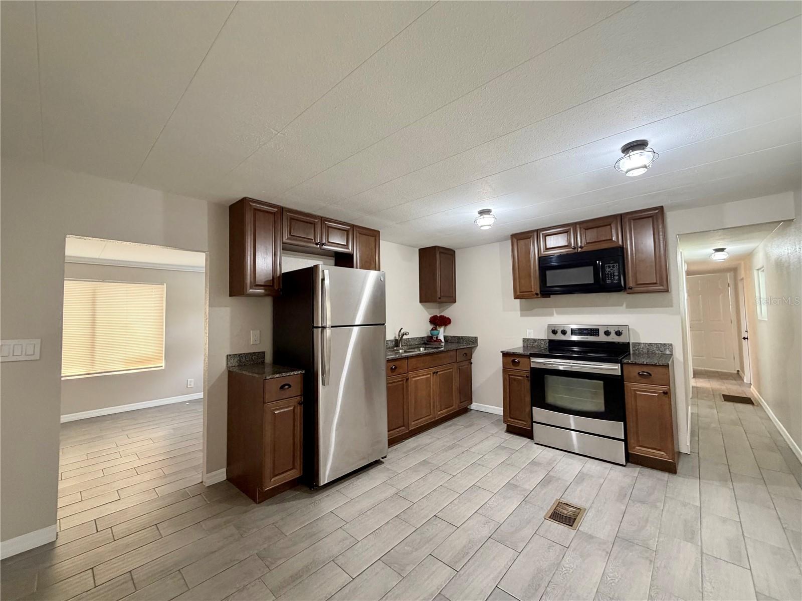 7037 LOFTY DR, PORT RICHEY, FL — photo 4