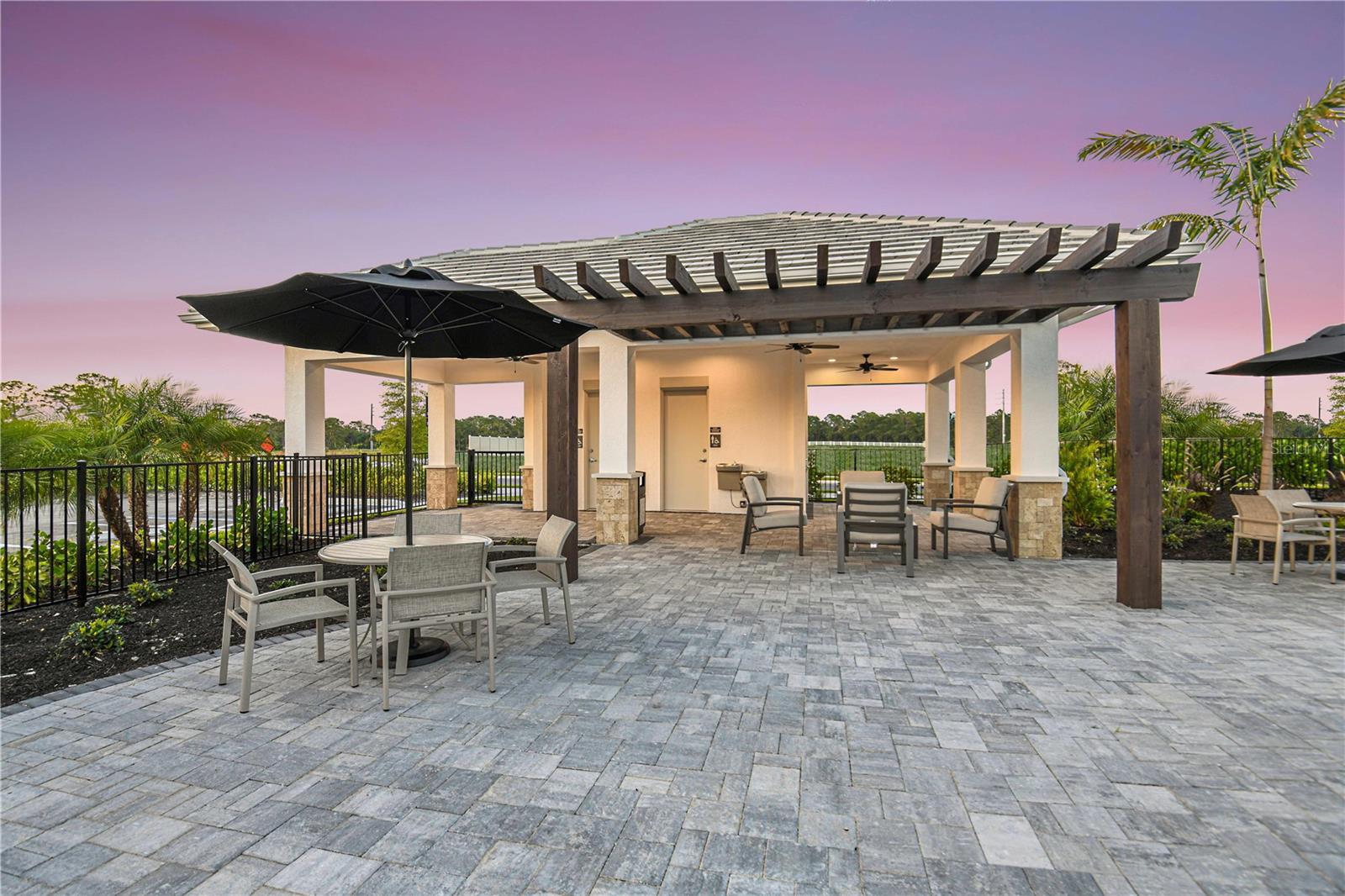 10601 ORBIT TER, SARASOTA, FL — photo 30