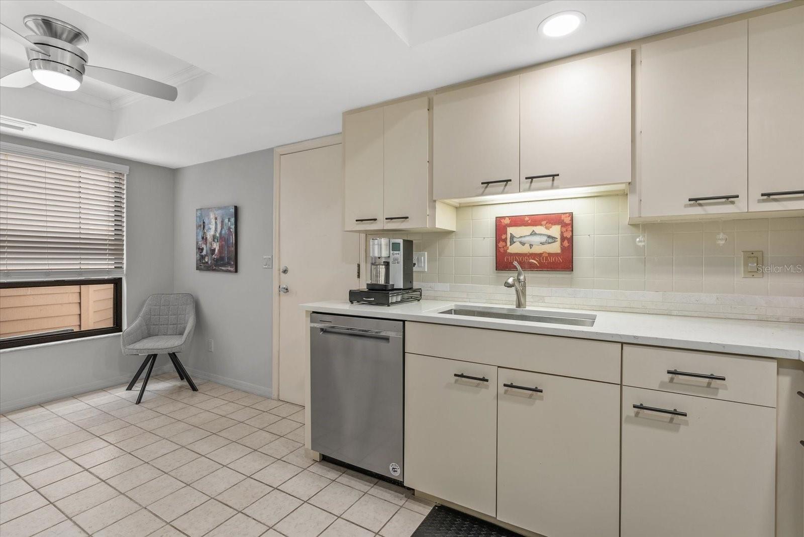 3862 WILSHIRE CIR W #107, SARASOTA, FL — photo 12