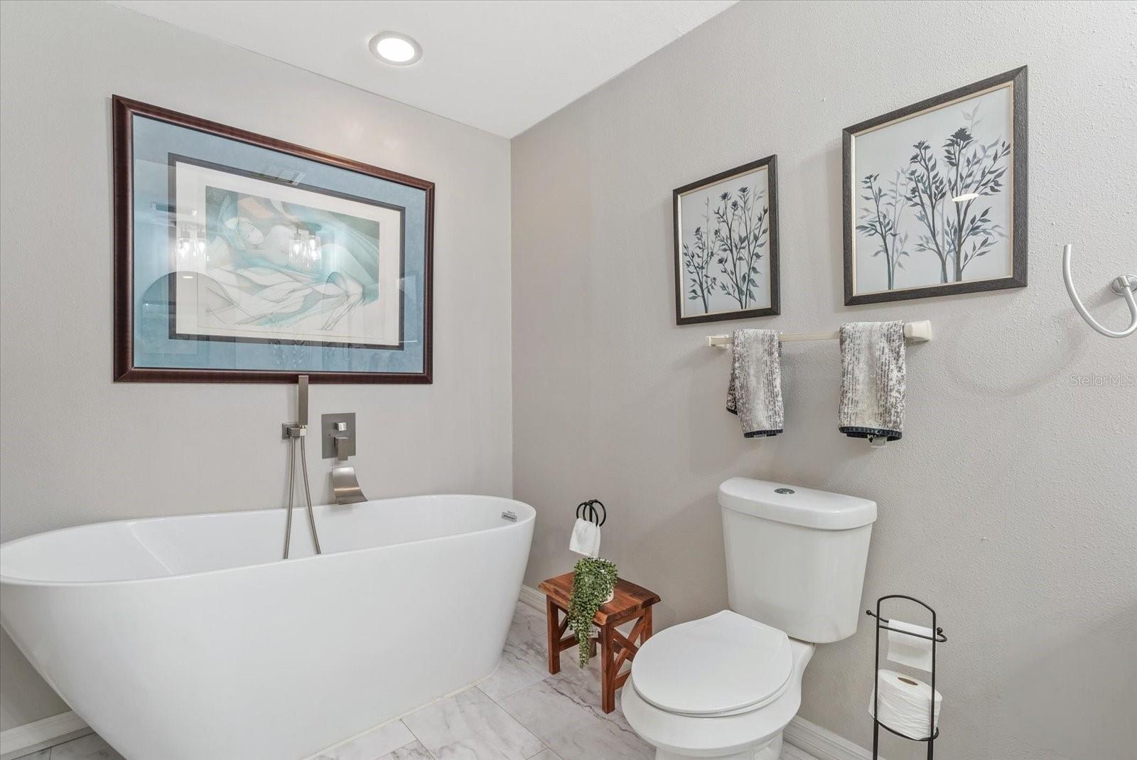 3862 WILSHIRE CIR W #107, SARASOTA, FL — photo 22
