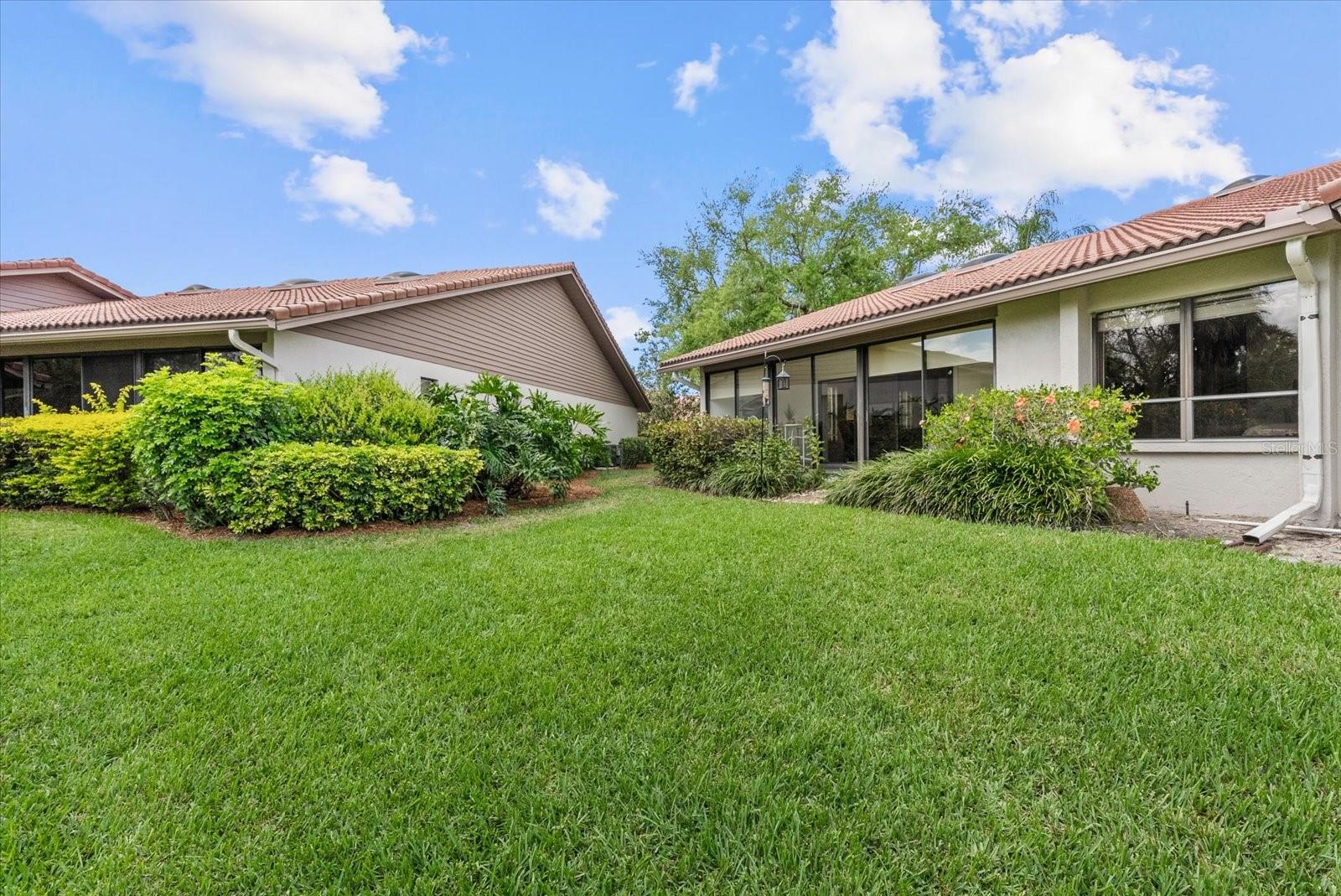 3862 WILSHIRE CIR W #107, SARASOTA, FL — photo 27