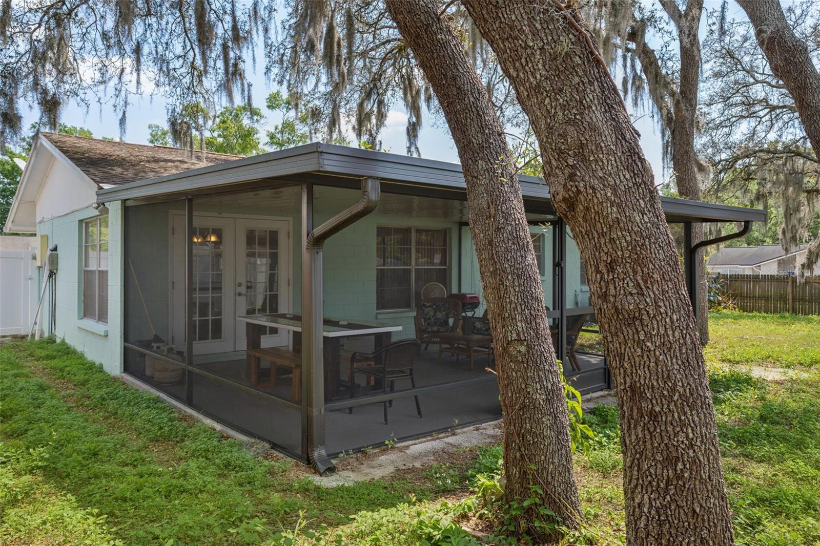 502 AVOCADO CIR, BRANDON, FL — photo 46