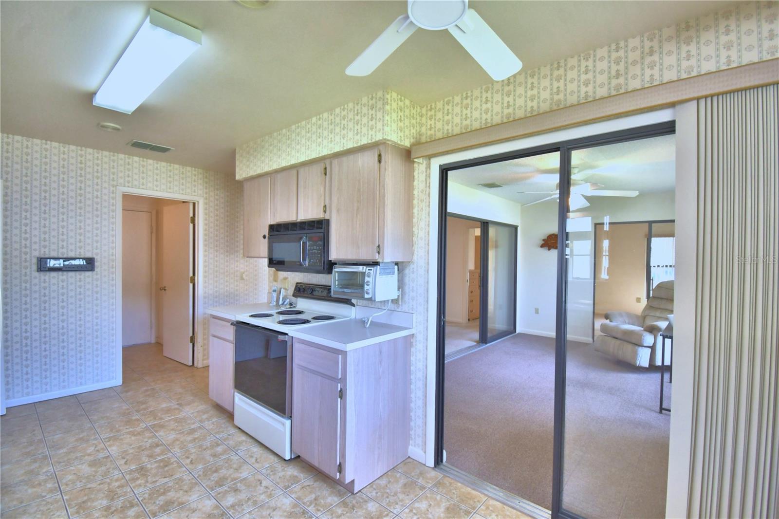 4828 SQUIRE HOLLOW DR, LAKELAND, FL — photo 19