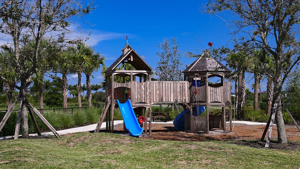 10585 ORBIT TER, SARASOTA, FL — photo 31