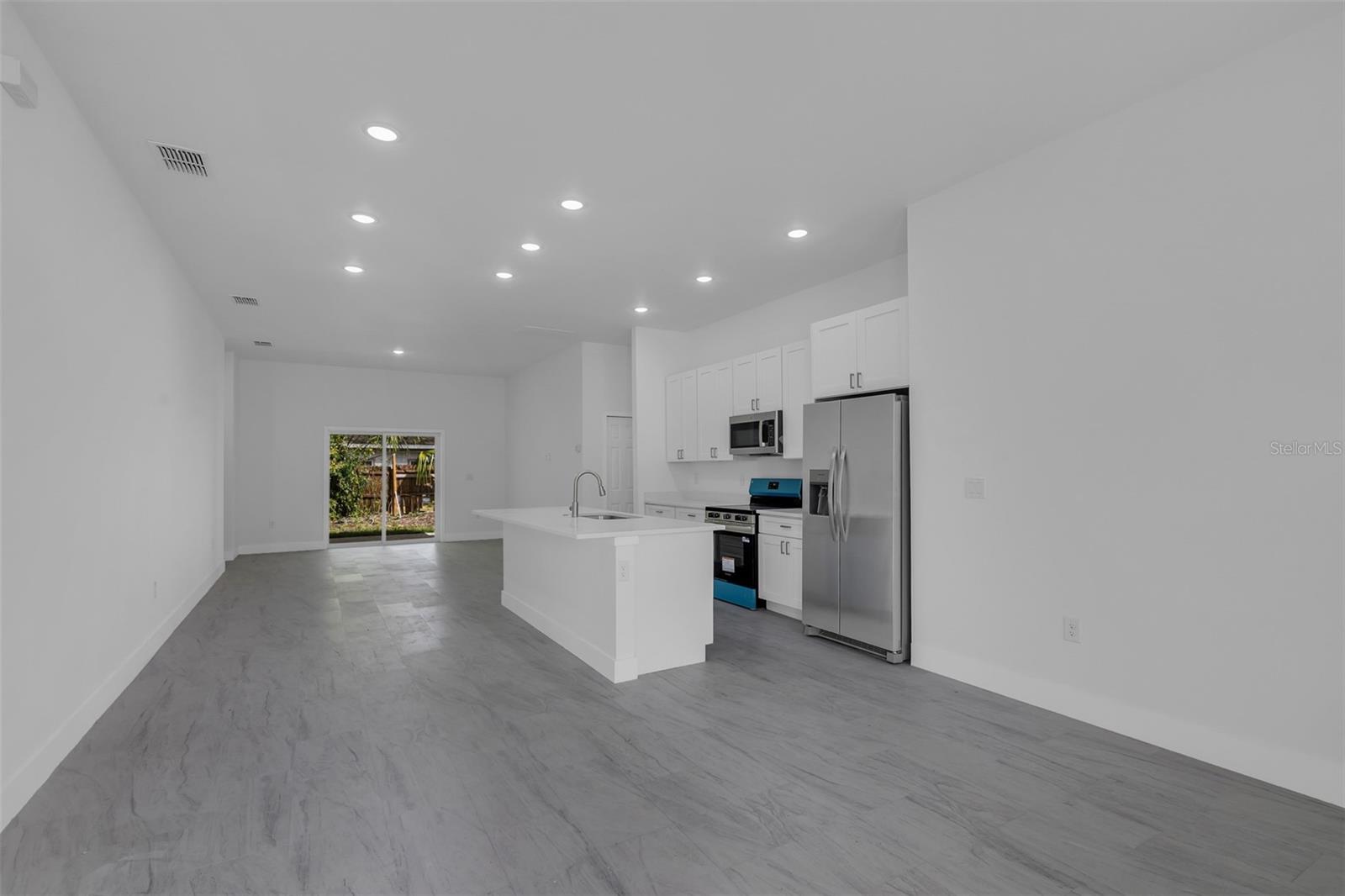 1221 SW 5TH ST, OCALA, FL — photo 2