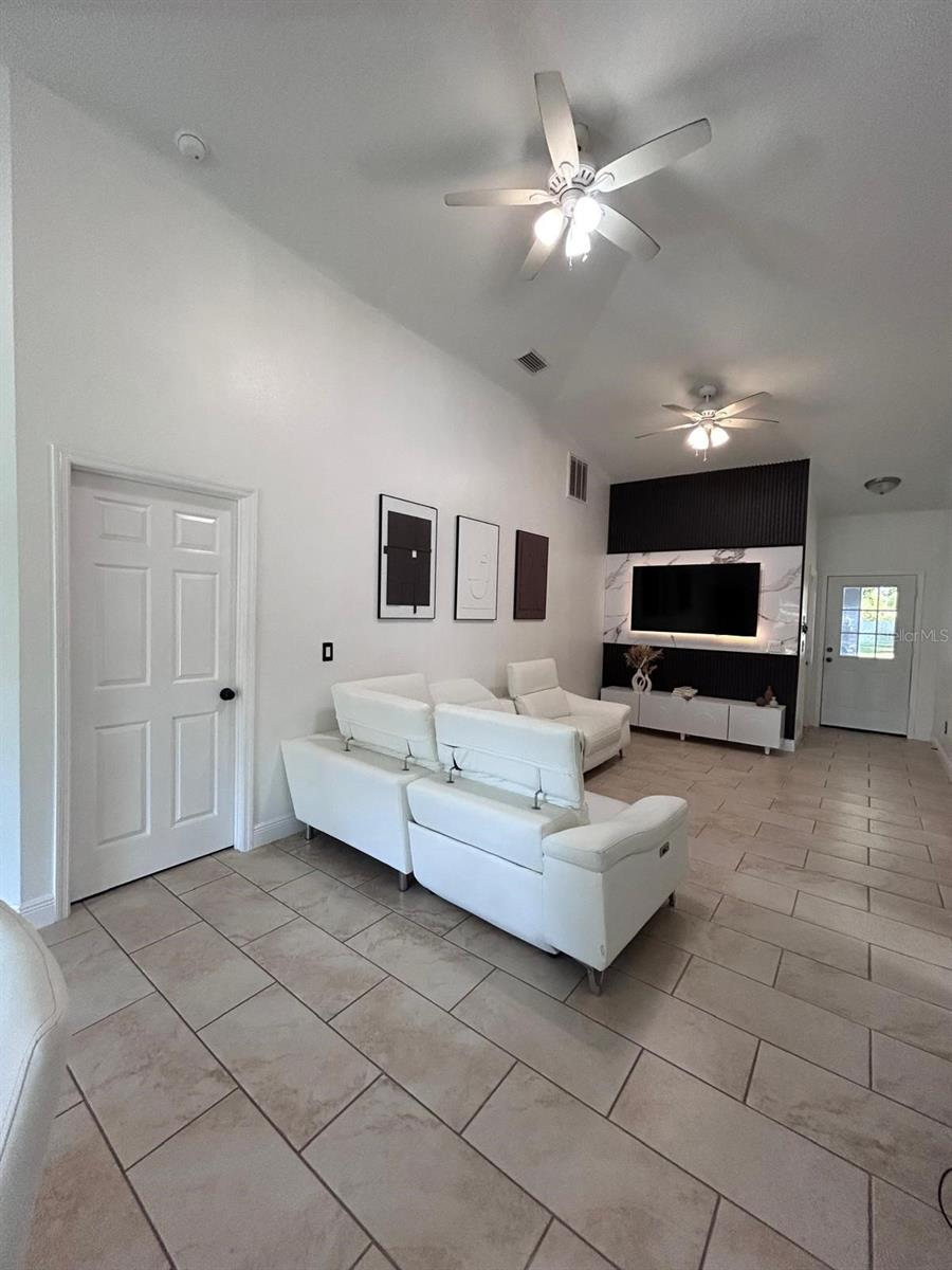 5103 E 18TH AVE, TAMPA, FL — photo 8