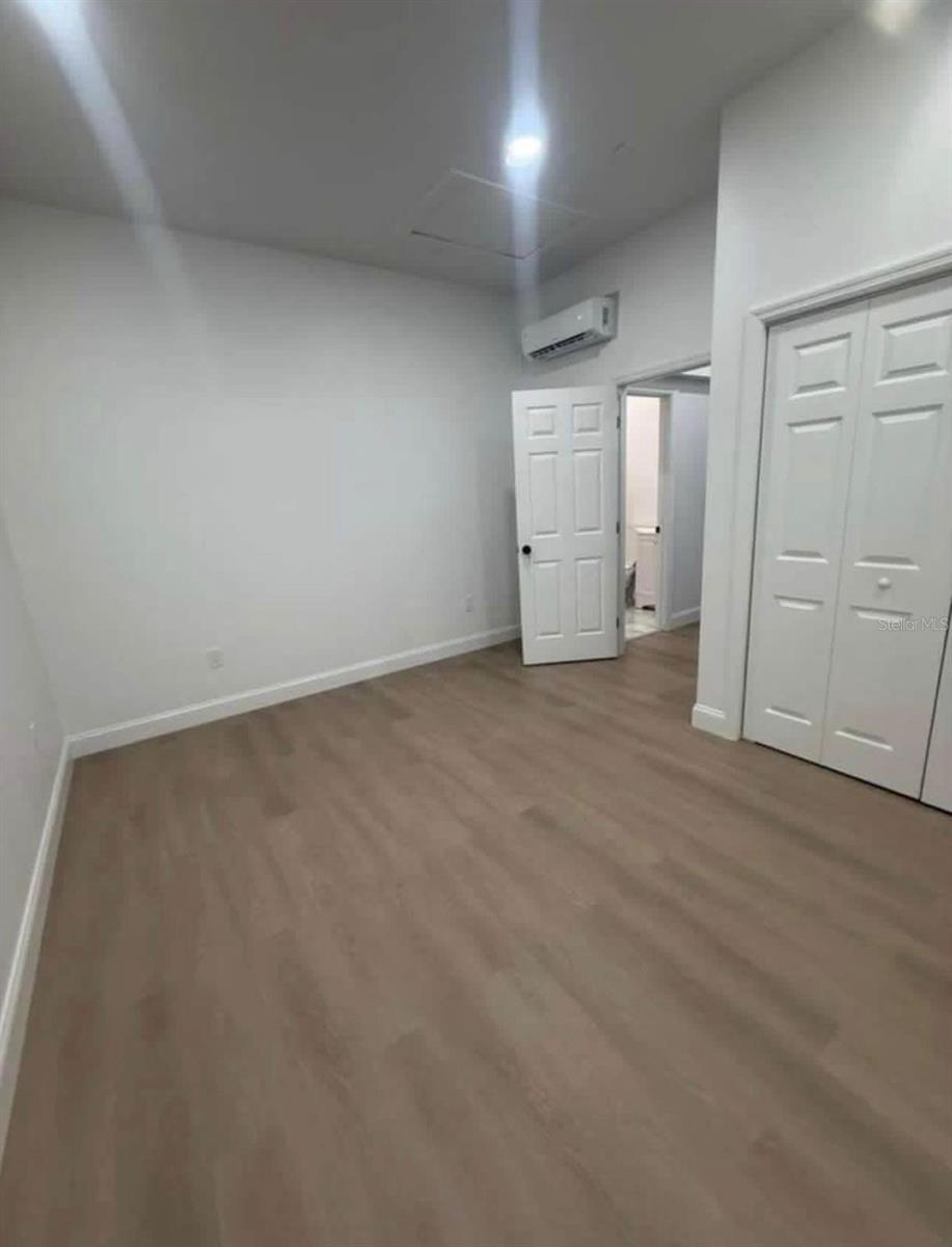 5103 E 18TH AVE, TAMPA, FL — photo 37