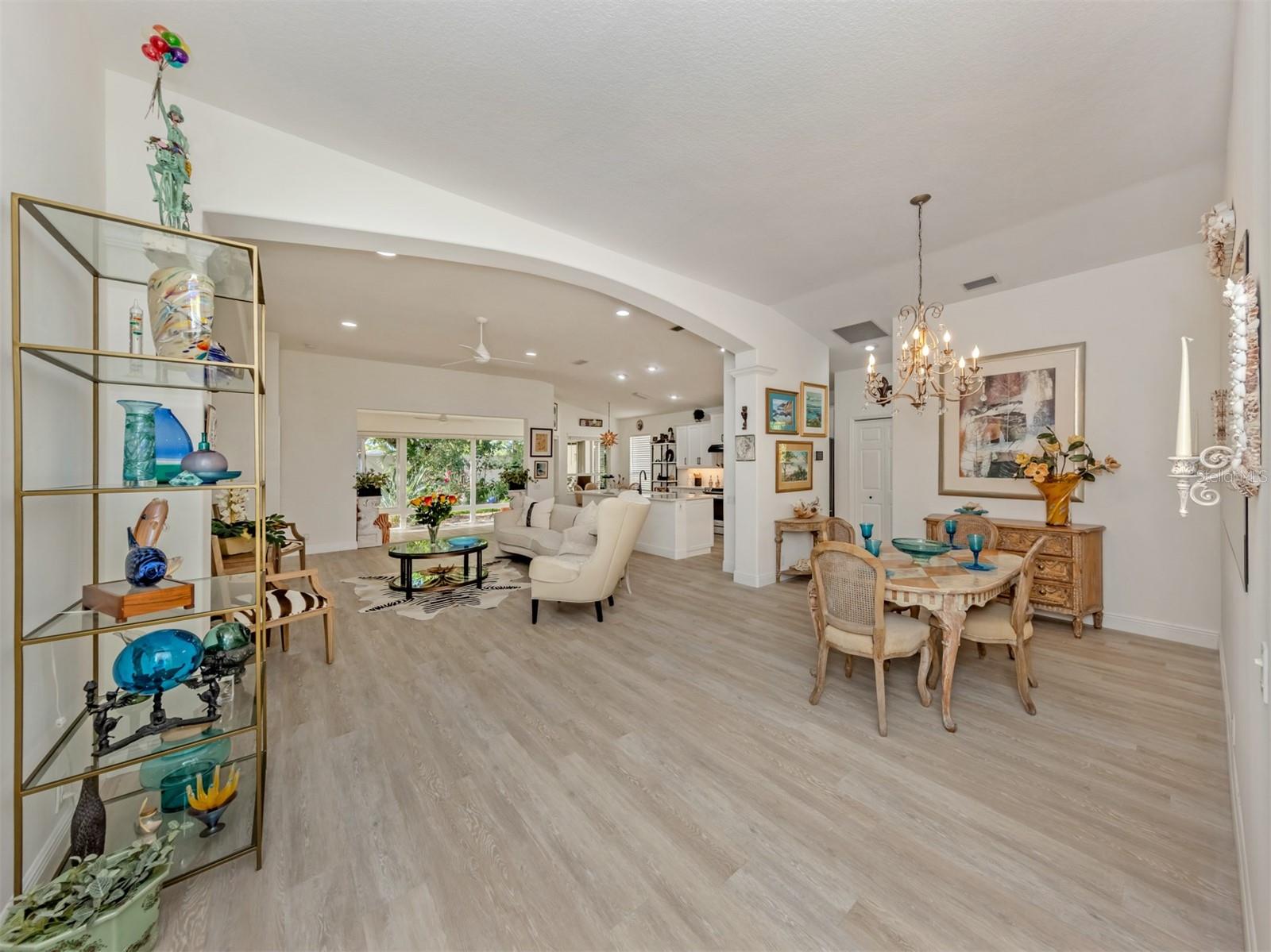 404 PINEWOOD LAKE DR, VENICE, FL — photo 7