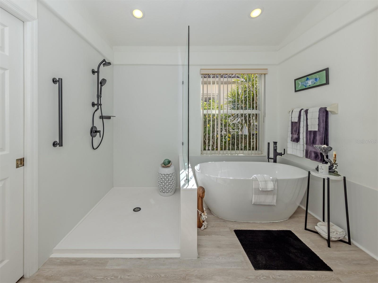 404 PINEWOOD LAKE DR, VENICE, FL — photo 20