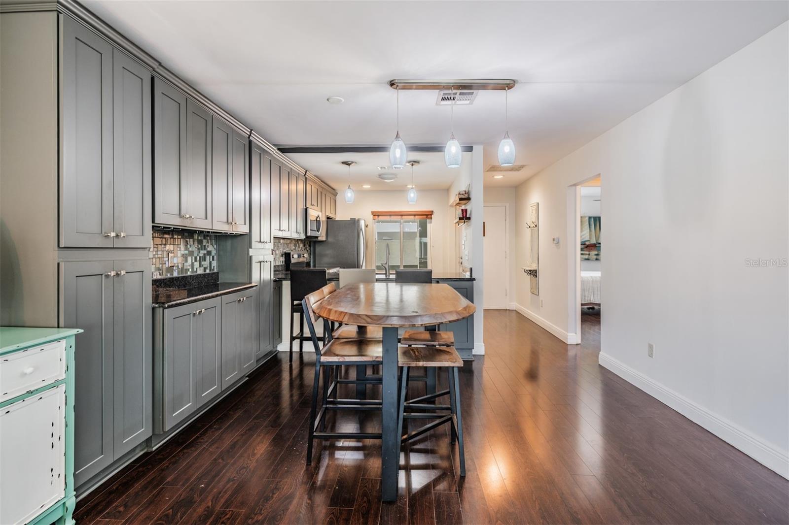 637 DRAKE LN N, DUNEDIN, FL — photo 9