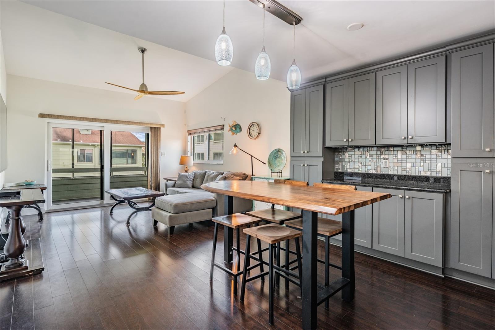 637 DRAKE LN N, DUNEDIN, FL — photo 10