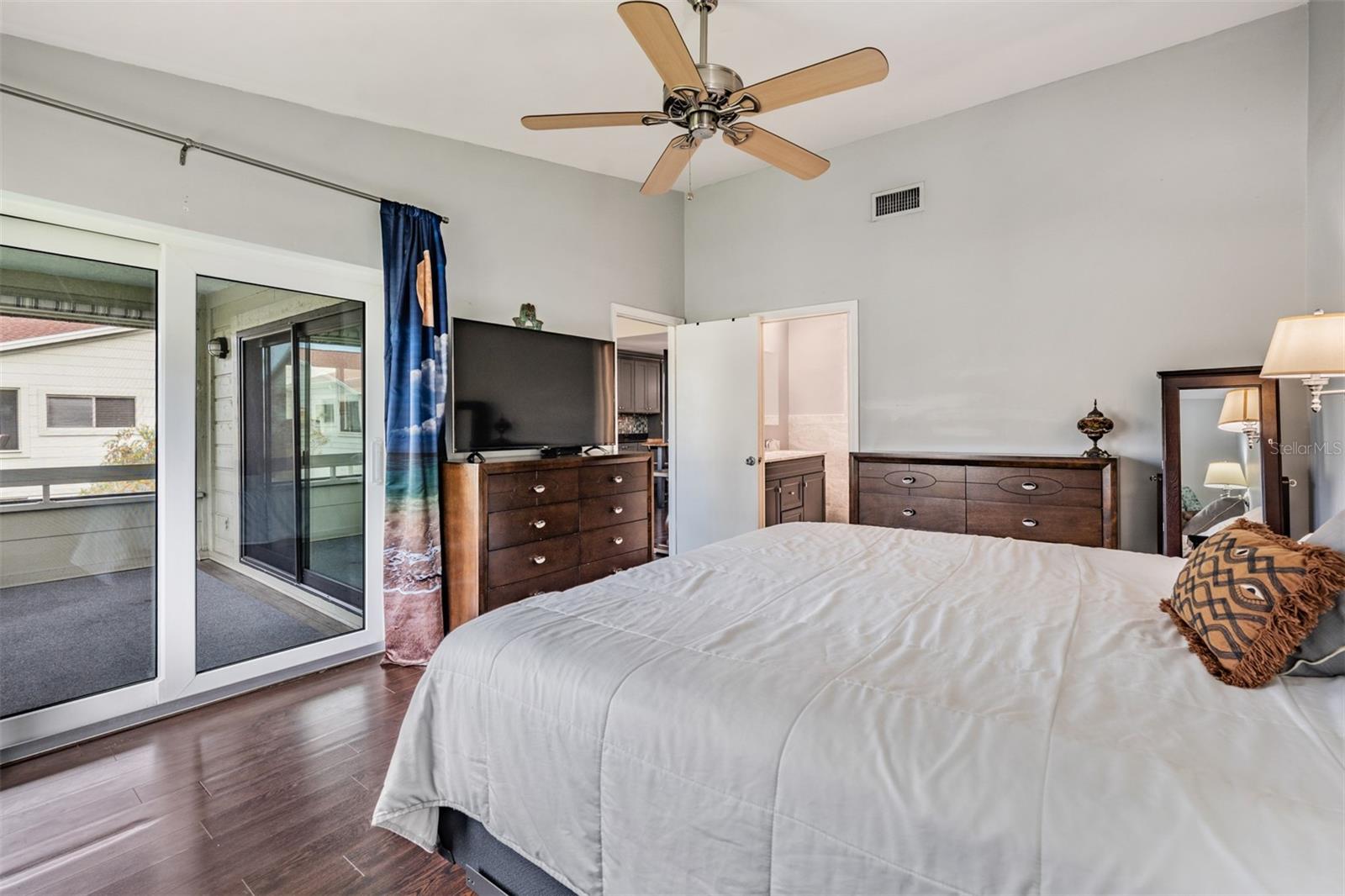 637 DRAKE LN N, DUNEDIN, FL — photo 17