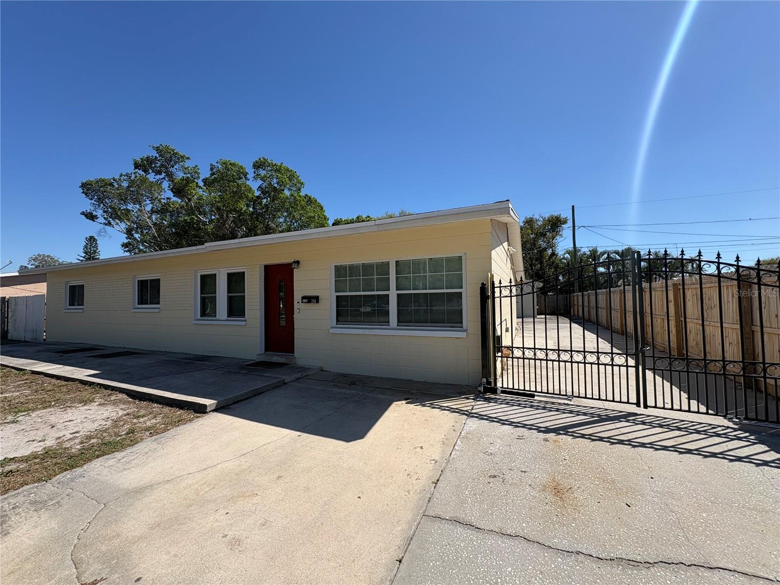 218 LEWIS BLVD SE, ST PETERSBURG, FL
