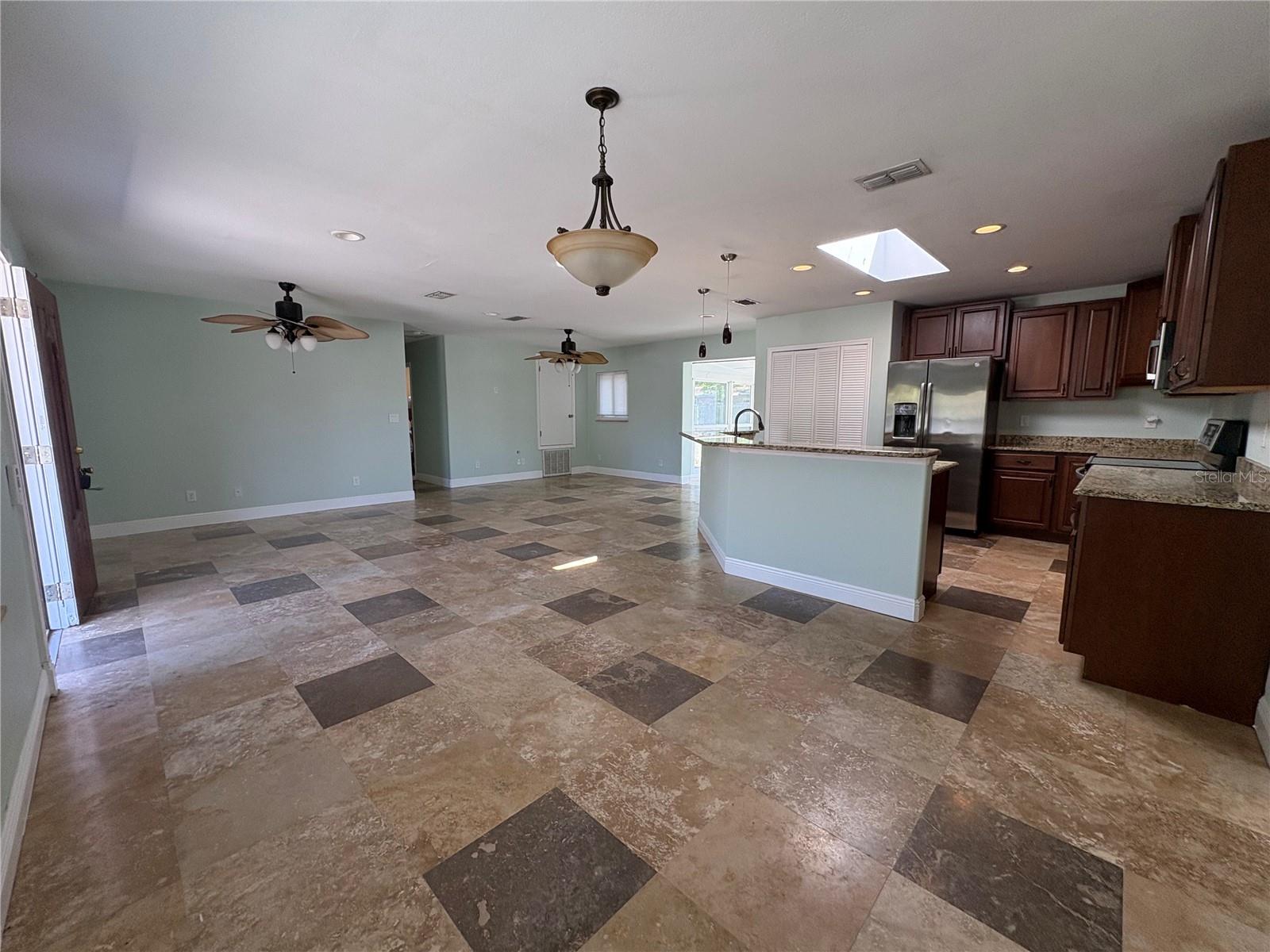 218 LEWIS BLVD SE, ST PETERSBURG, FL — photo 2