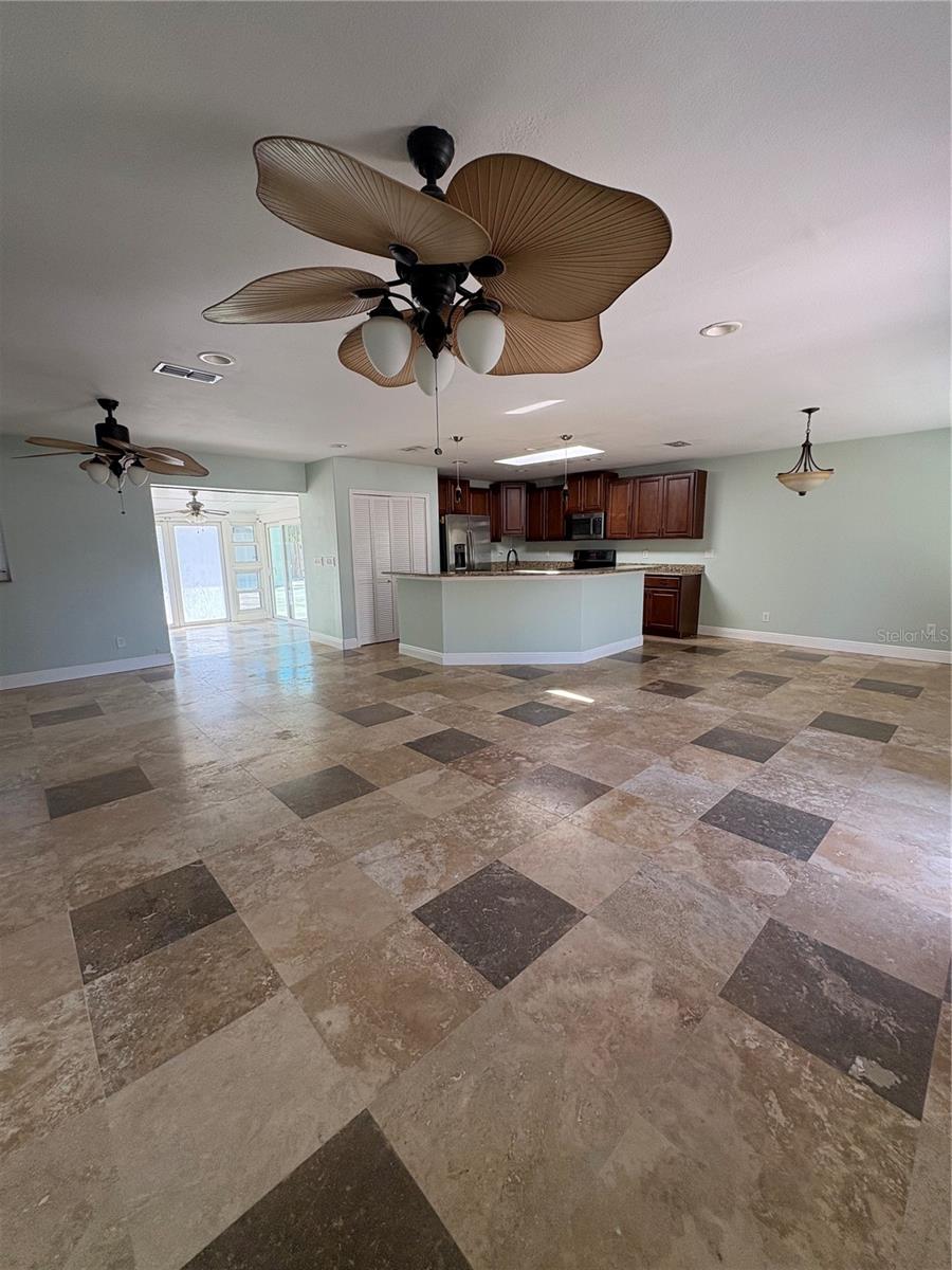 218 LEWIS BLVD SE, ST PETERSBURG, FL — photo 3