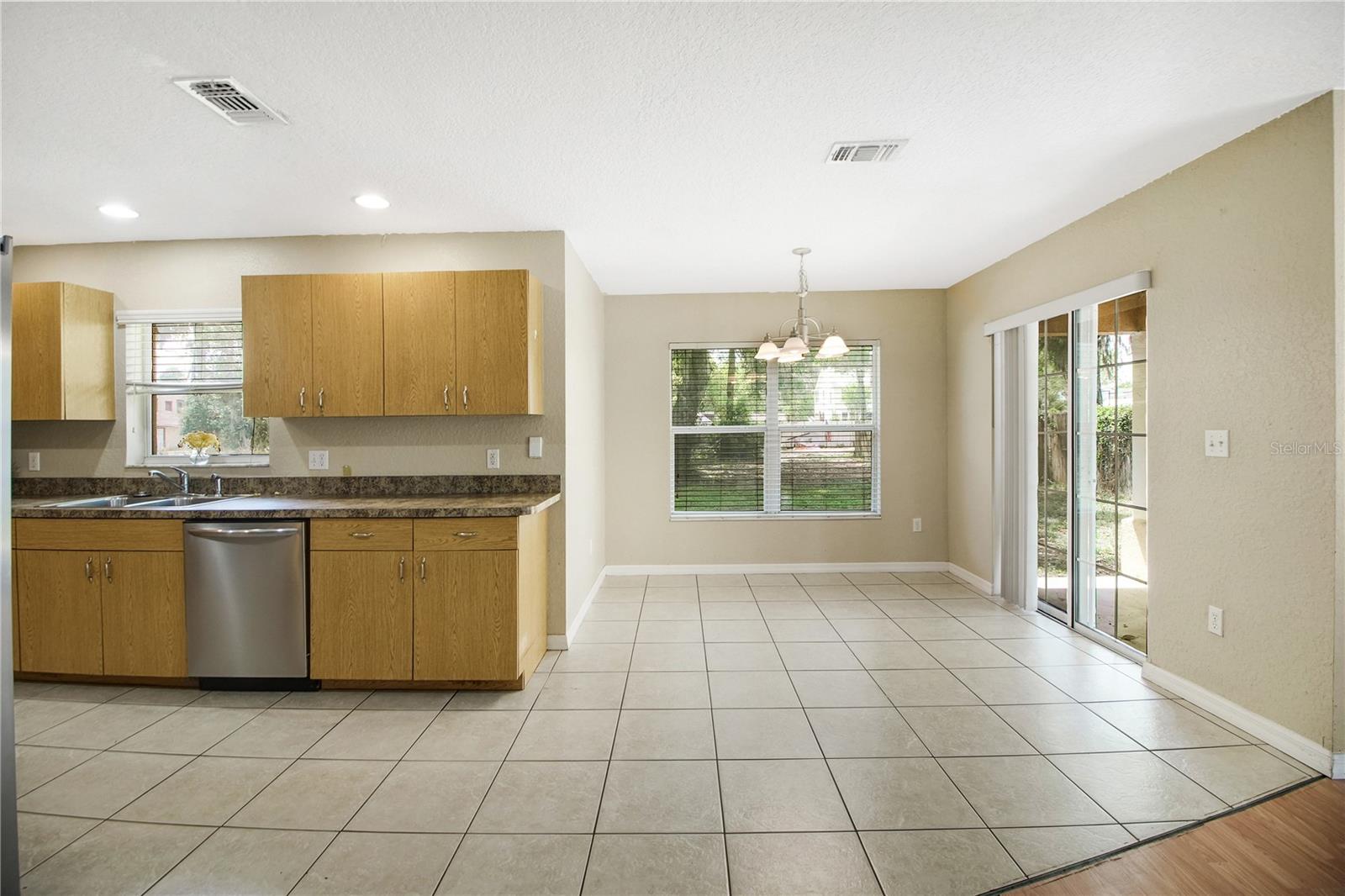 305 W FOUNTAIN ST, FRUITLAND PARK, FL — photo 11