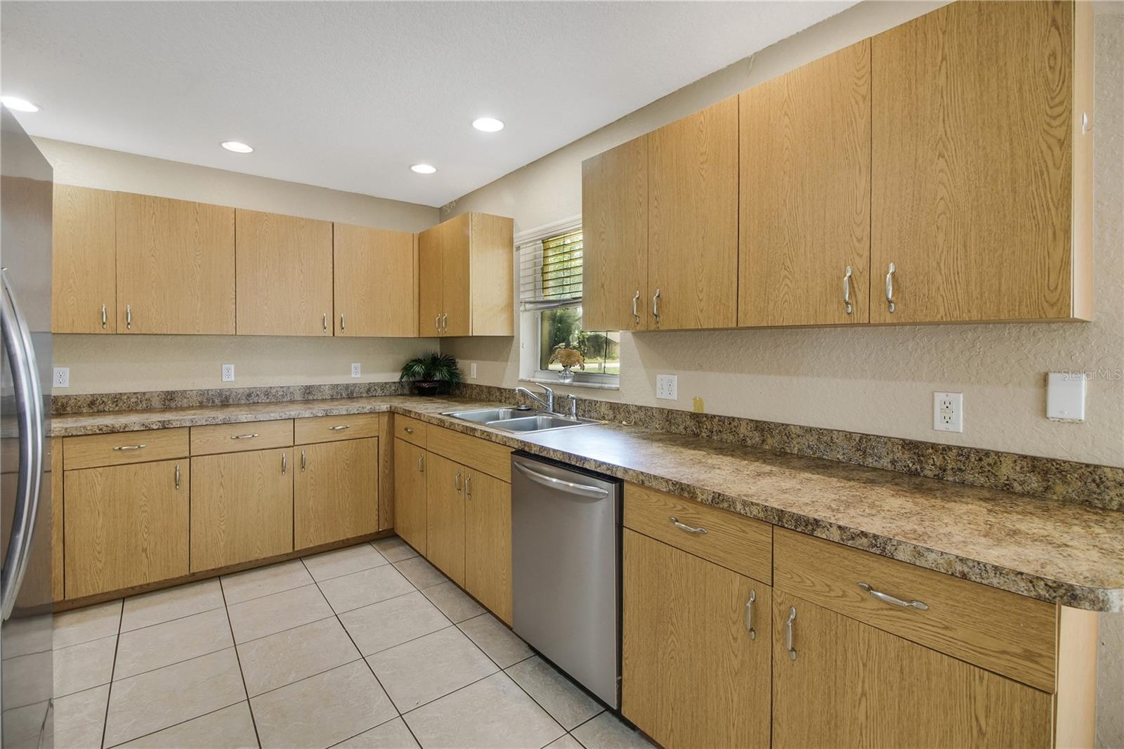 305 W FOUNTAIN ST, FRUITLAND PARK, FL — photo 16