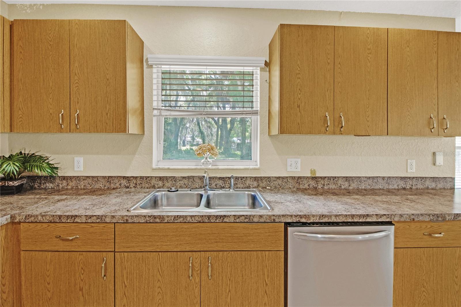 305 W FOUNTAIN ST, FRUITLAND PARK, FL — photo 23
