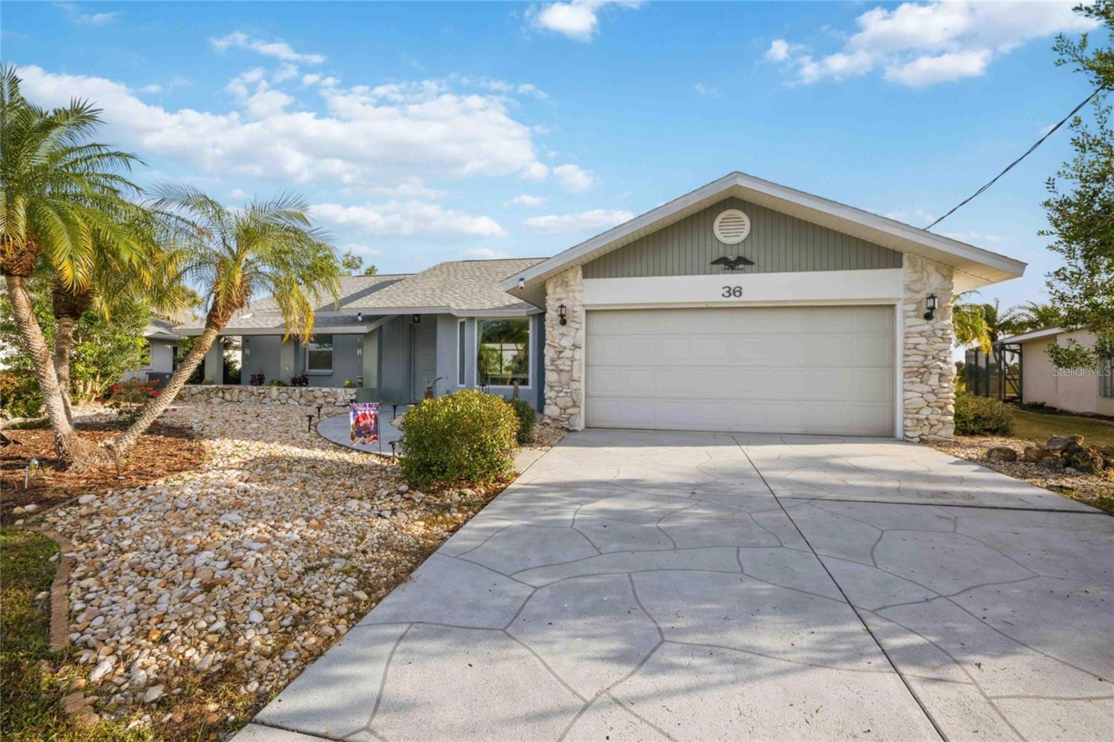 36 BUNKER CIR, ROTONDA WEST, FL — photo 2