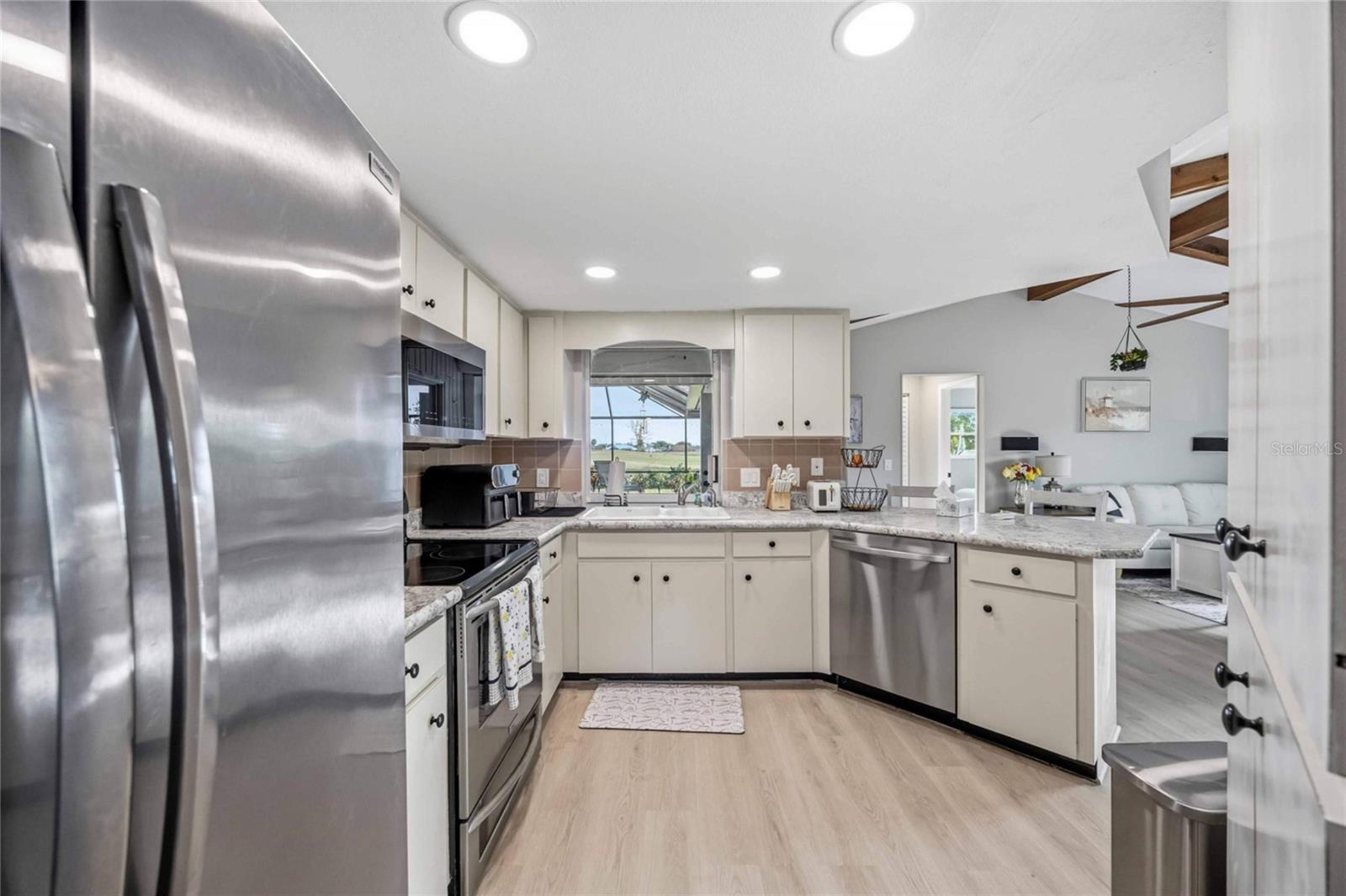 36 BUNKER CIR, ROTONDA WEST, FL — photo 12