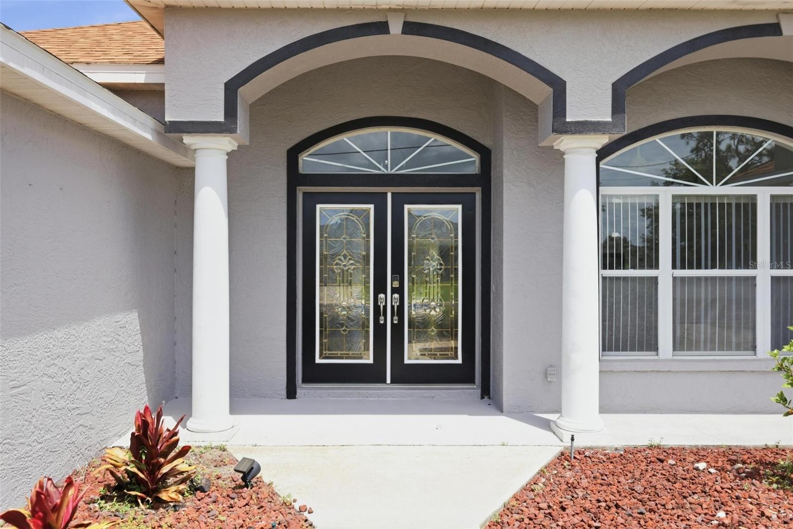 605 ROTONDA CIR, ROTONDA WEST, FL — photo 2