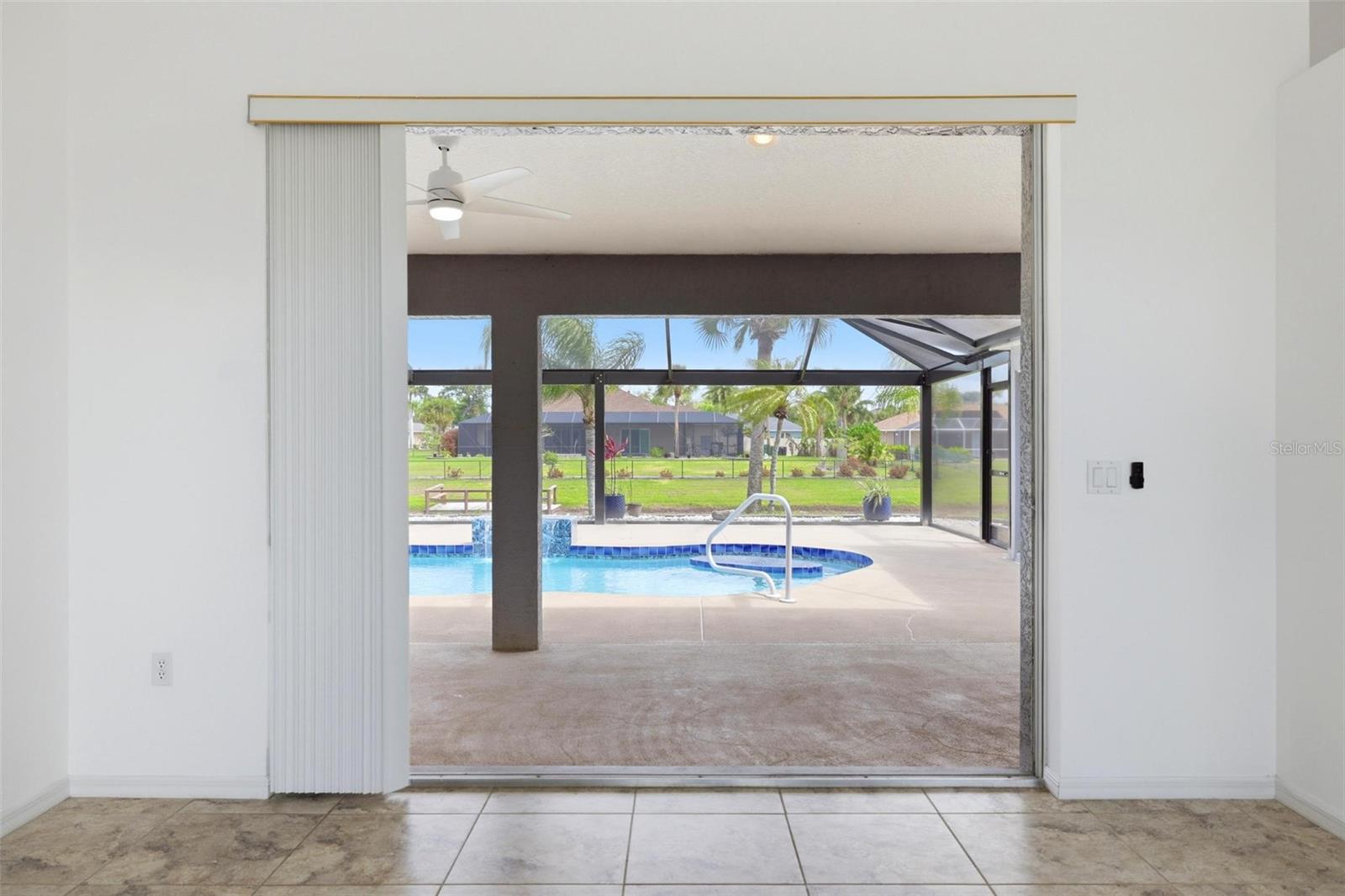 605 ROTONDA CIR, ROTONDA WEST, FL — photo 17