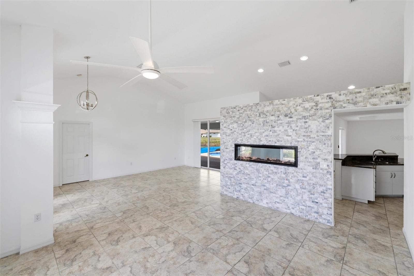 605 ROTONDA CIR, ROTONDA WEST, FL — photo 20