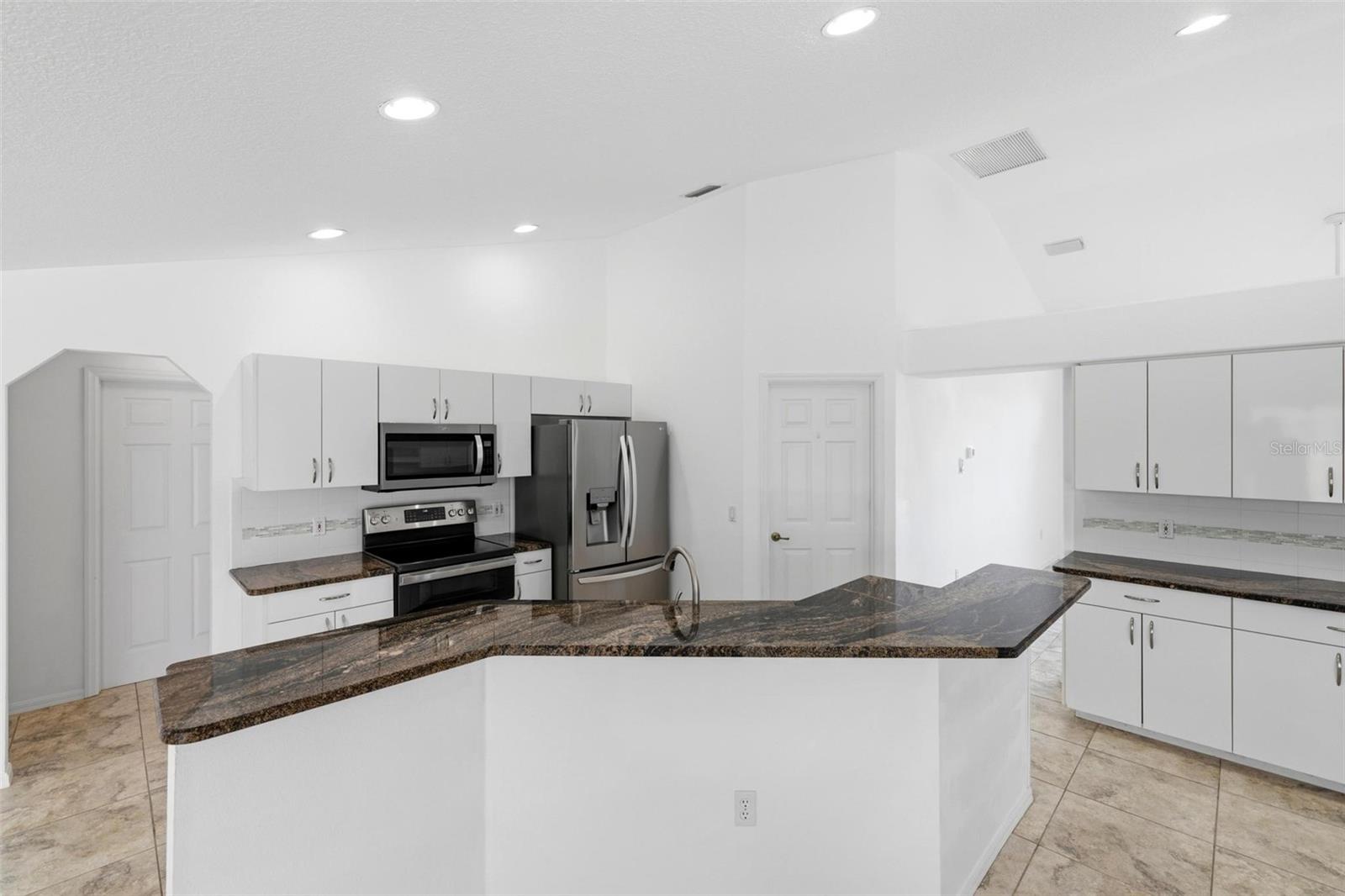 605 ROTONDA CIR, ROTONDA WEST, FL — photo 21