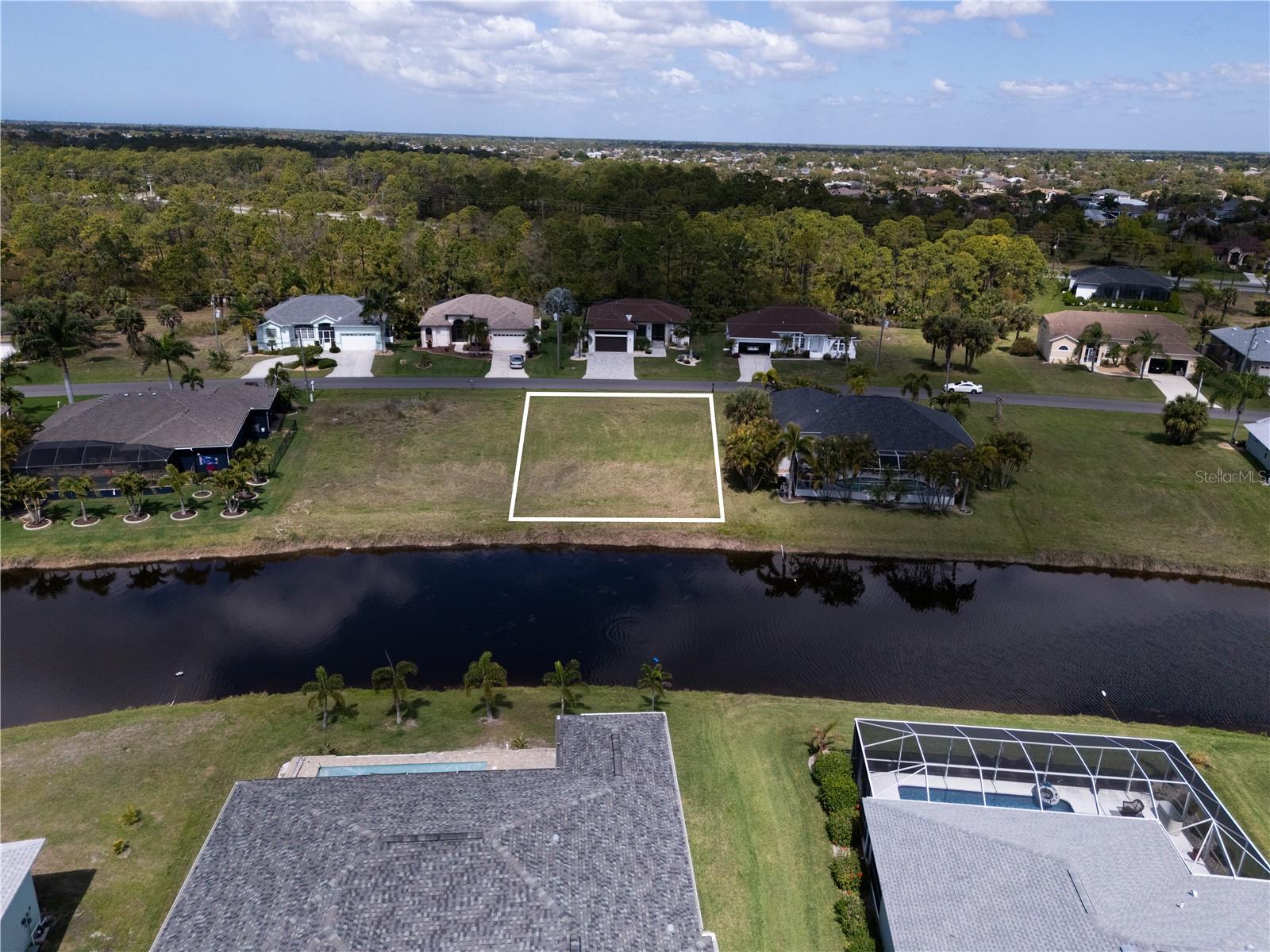 132 WHITE MARSH LN, ROTONDA WEST, FL — photo 2