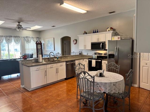 813 HALIFAX DR, KISSIMMEE, FL — photo 10