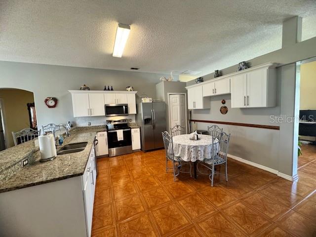 813 HALIFAX DR, KISSIMMEE, FL — photo 23