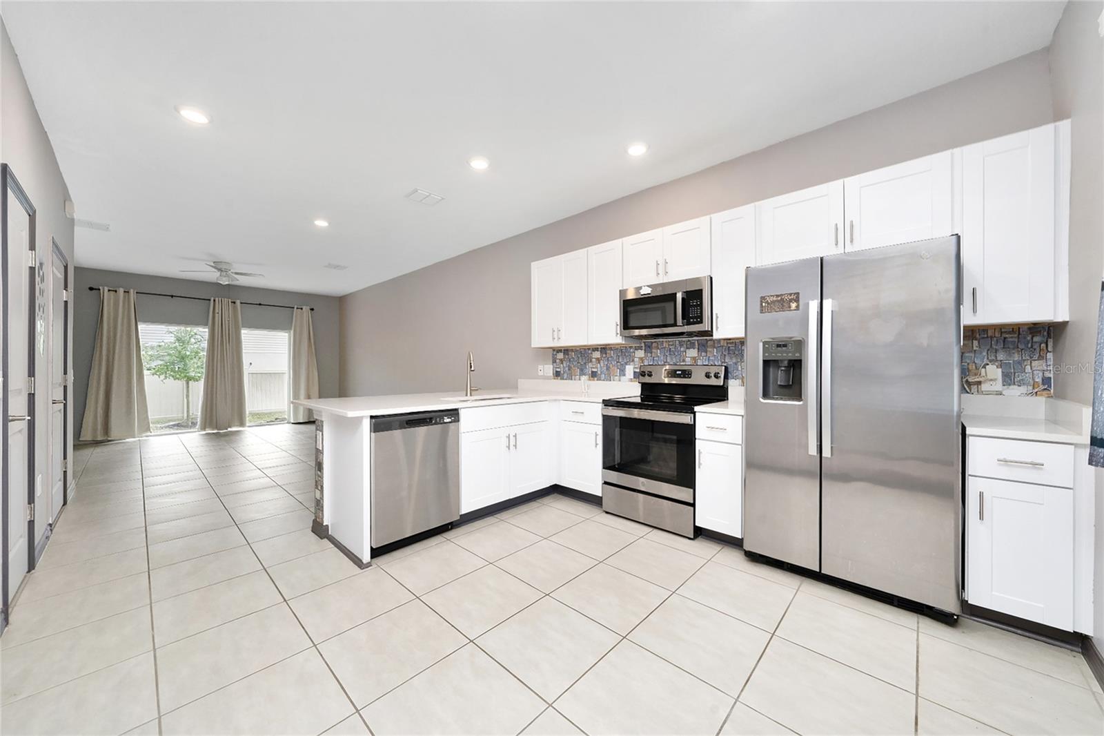 2060 VIEWFINDER ST, KISSIMMEE, FL — photo 9