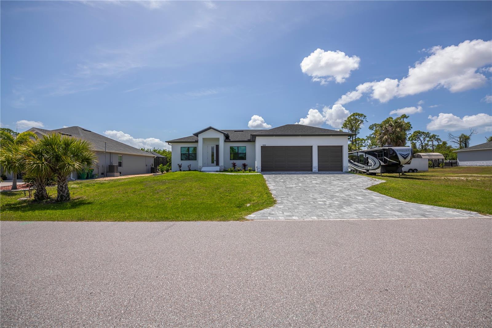 15089 ALDAMA CIR, PORT CHARLOTTE, FL — photo 10