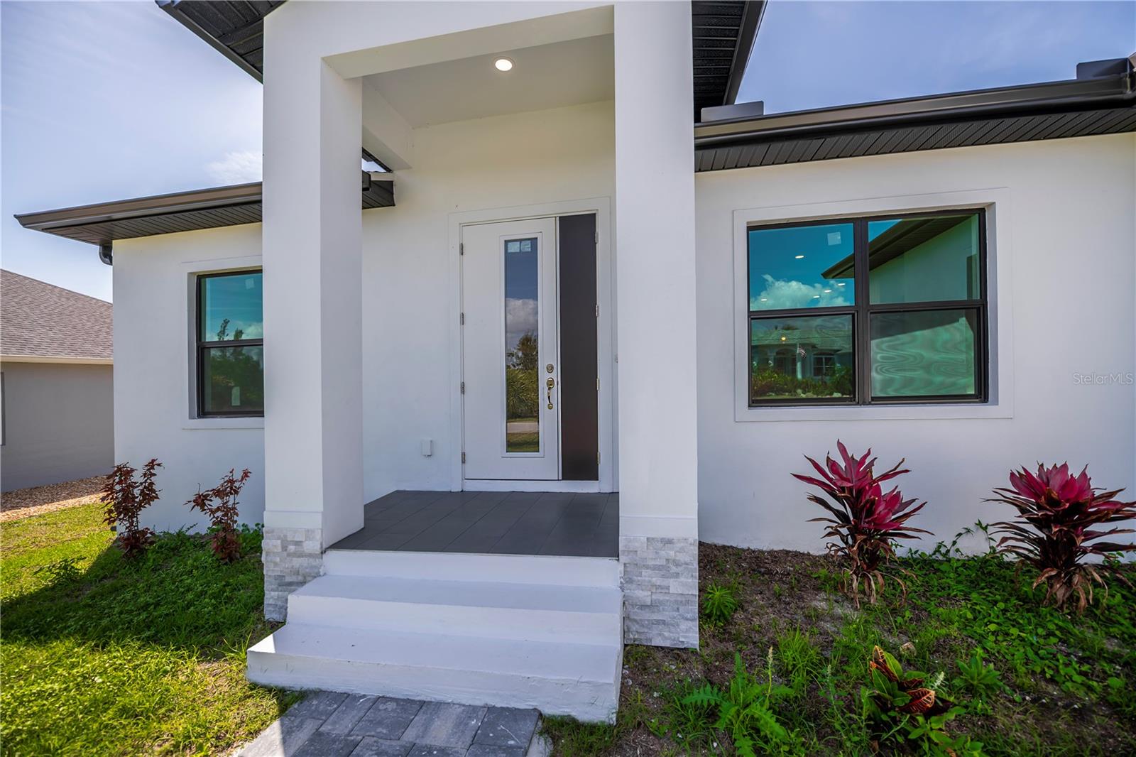 15089 ALDAMA CIR, PORT CHARLOTTE, FL — photo 2