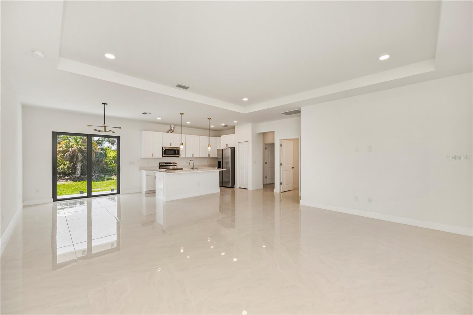 15089 ALDAMA CIR, PORT CHARLOTTE, FL — photo 11