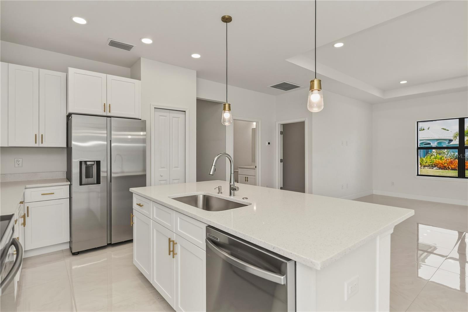 15089 ALDAMA CIR, PORT CHARLOTTE, FL — photo 17