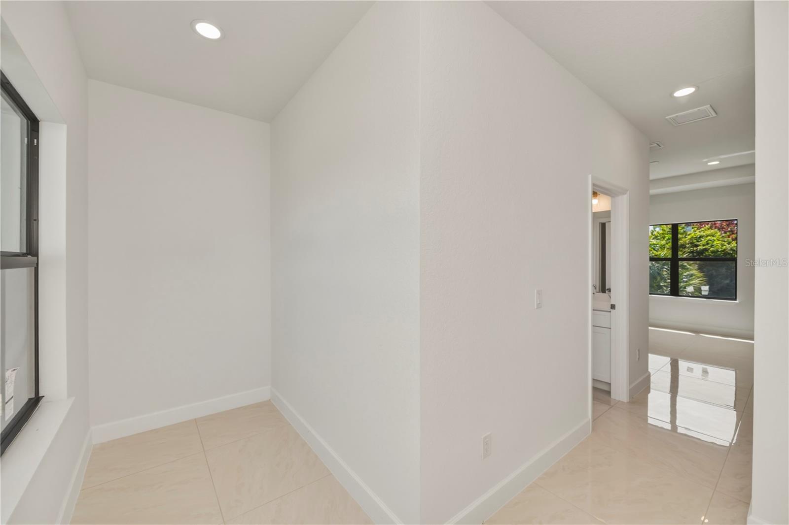 15089 ALDAMA CIR, PORT CHARLOTTE, FL — photo 22