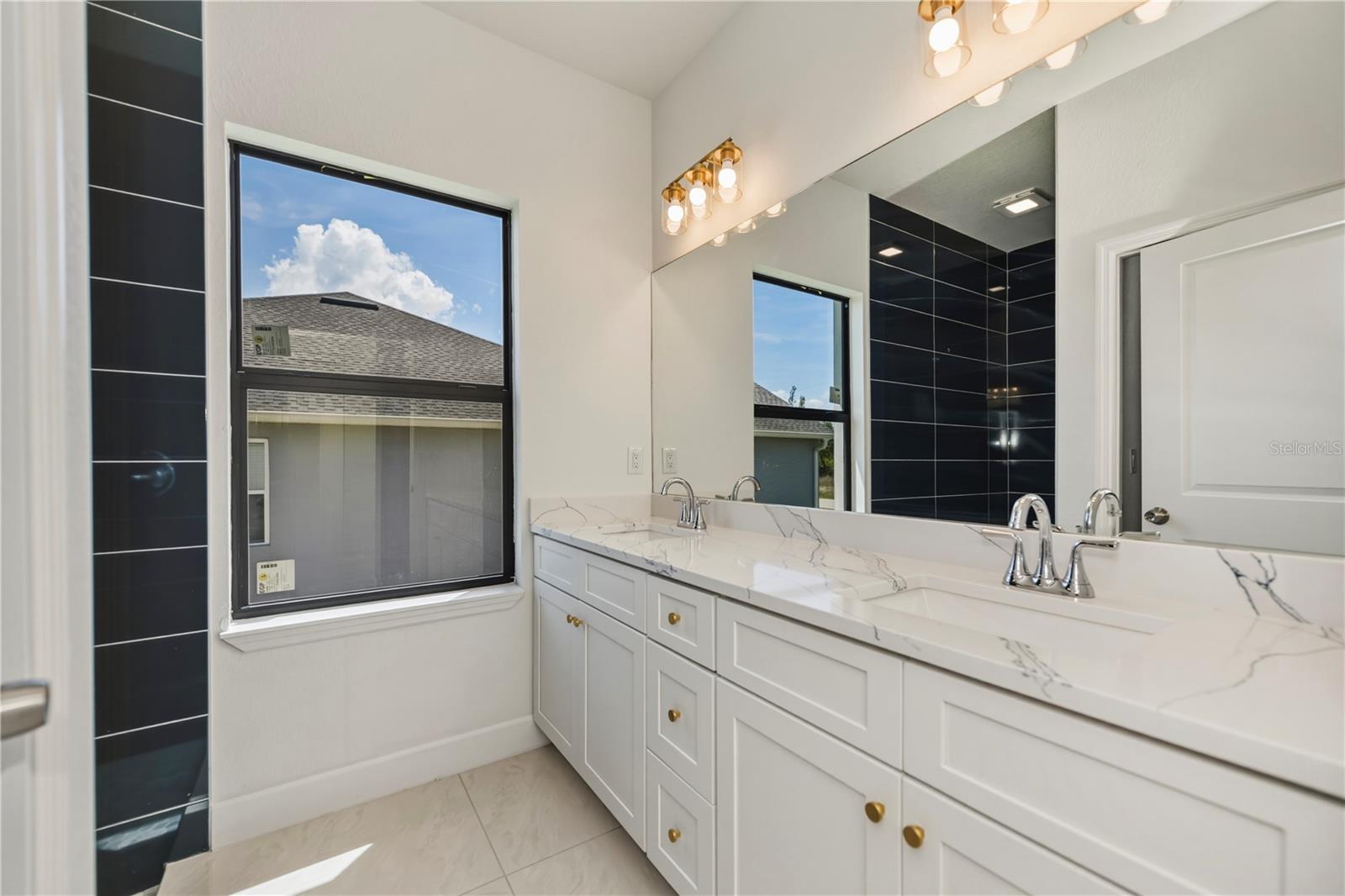 15089 ALDAMA CIR, PORT CHARLOTTE, FL — photo 6