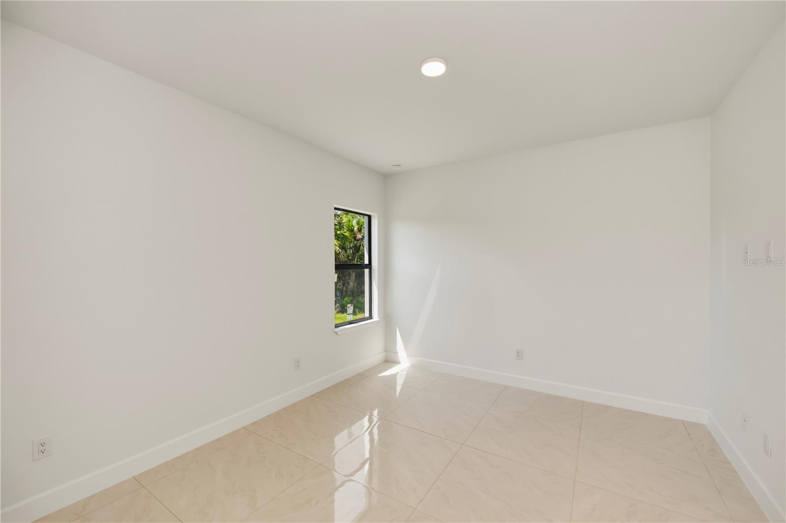 15089 ALDAMA CIR, PORT CHARLOTTE, FL — photo 33