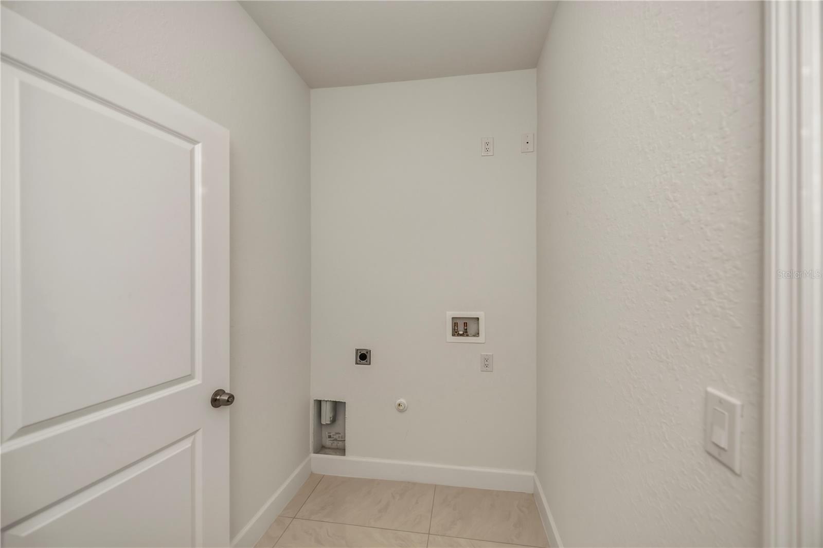 15089 ALDAMA CIR, PORT CHARLOTTE, FL — photo 34